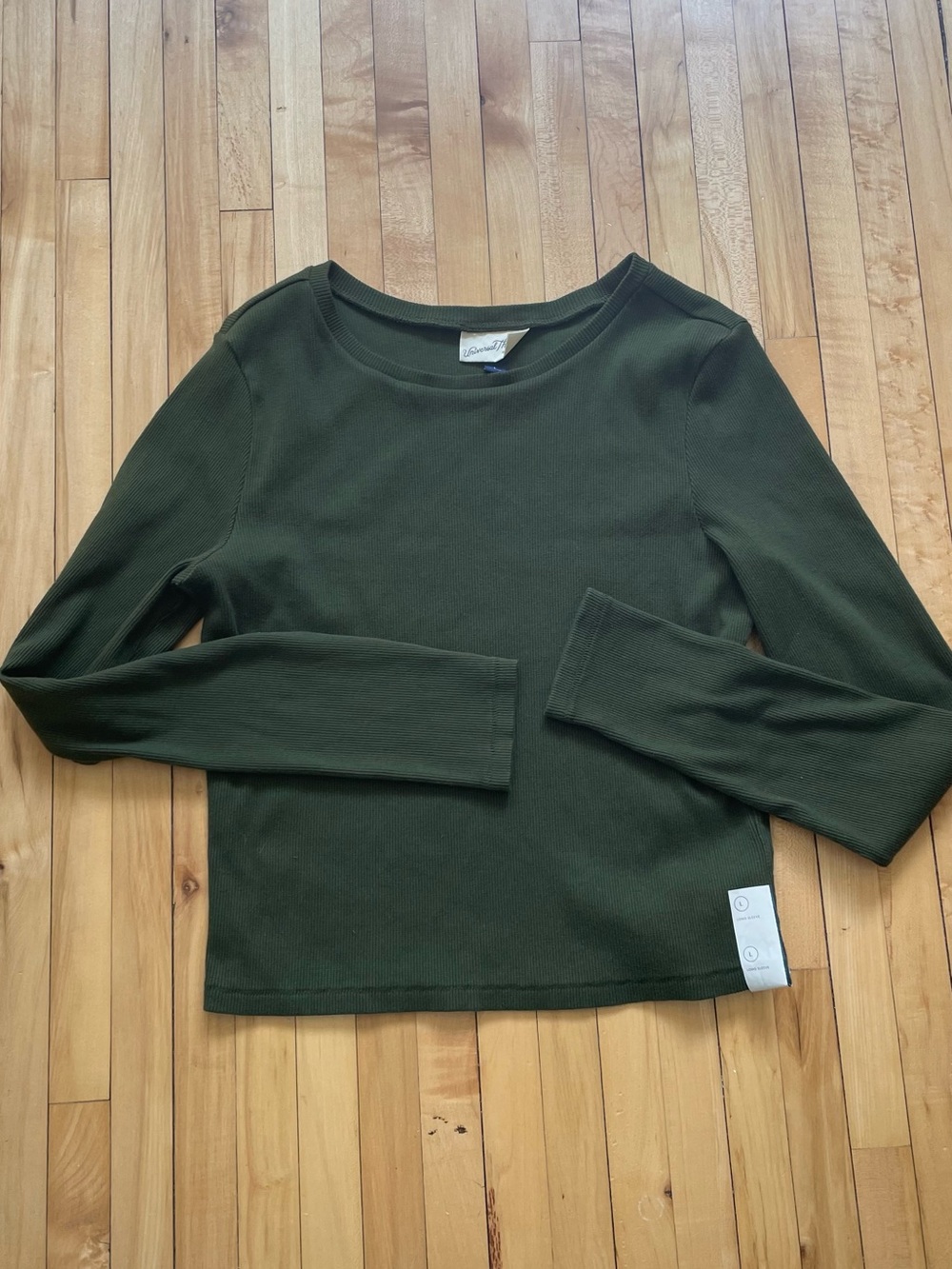 NEW! Universal Thread olive green long ribbed sleeve top in size